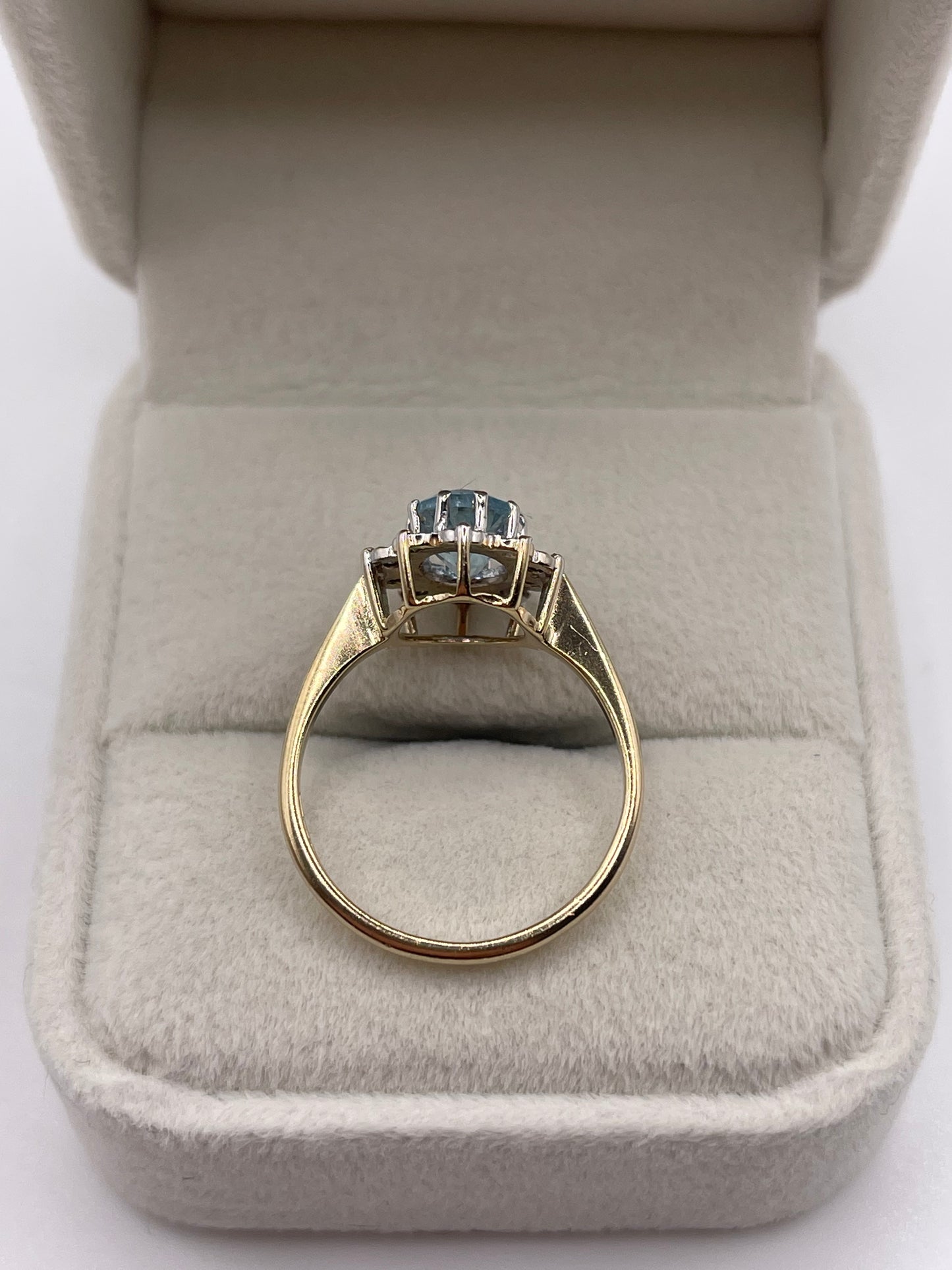 9ct gold topaz and diamond ring
