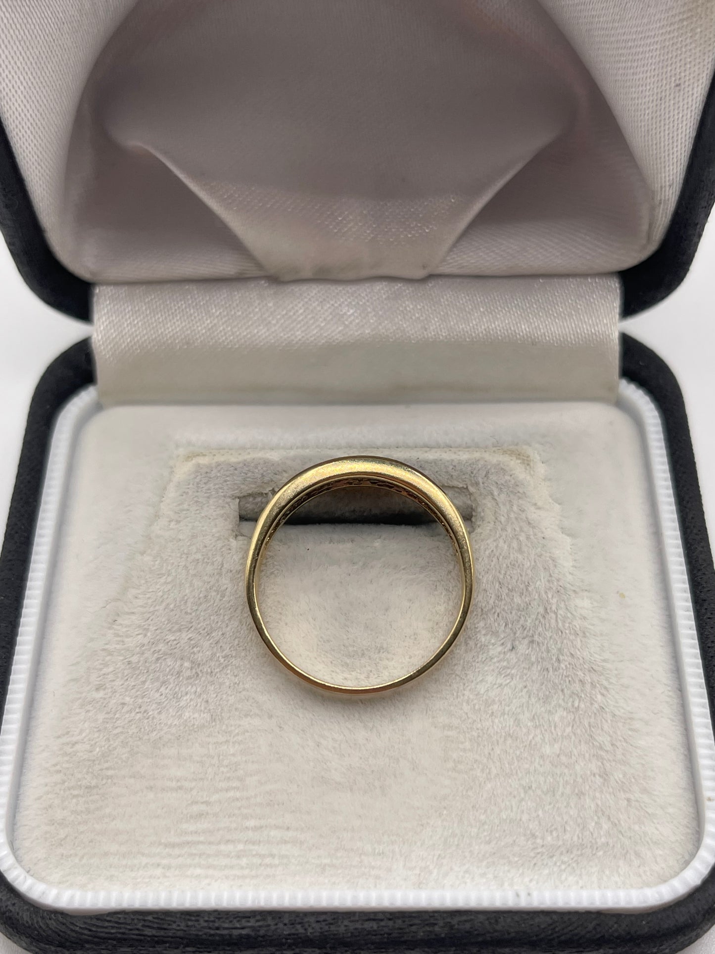 9ct gold diamond ring