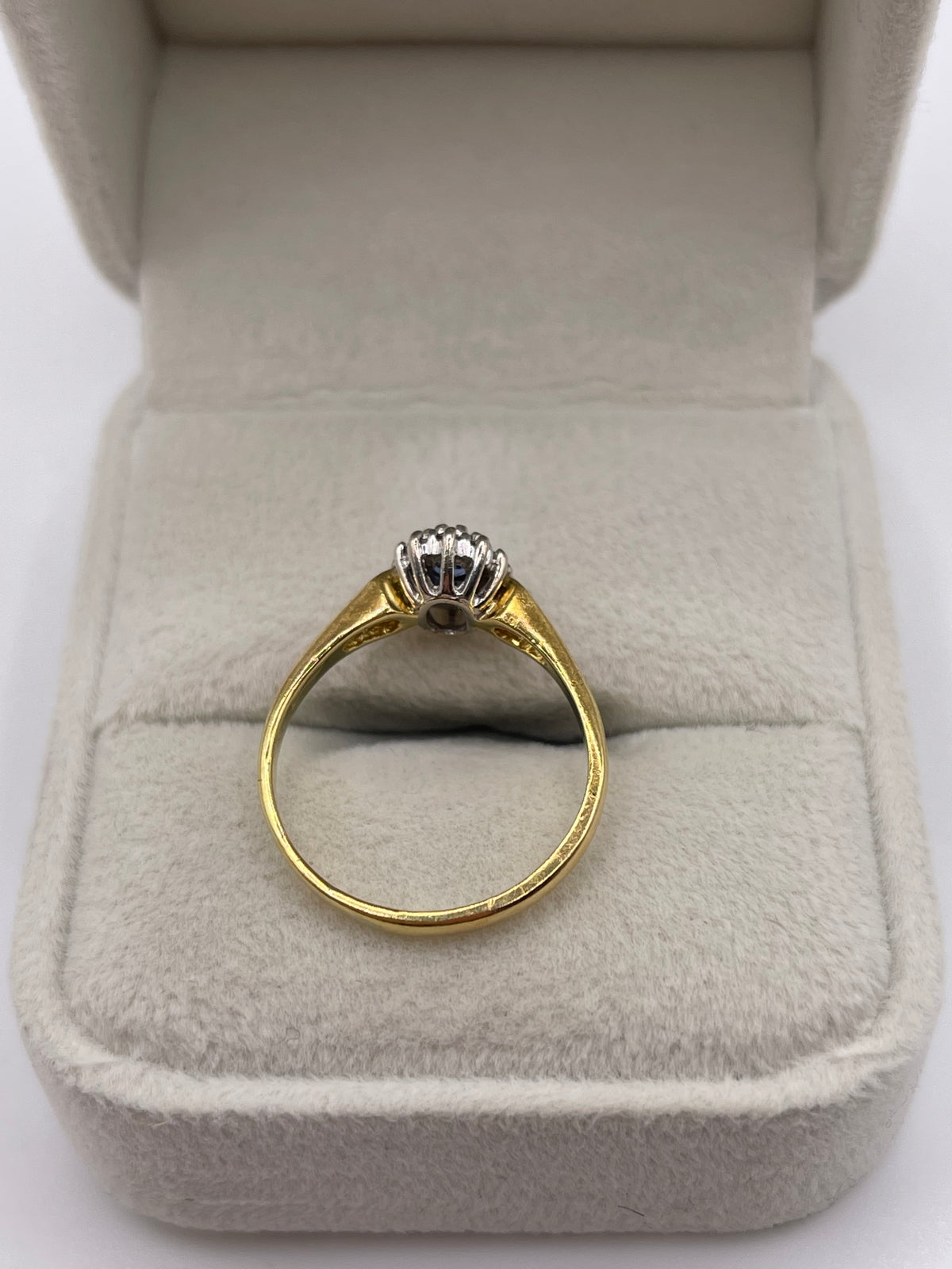 18ct gold sapphire and diamond ring
