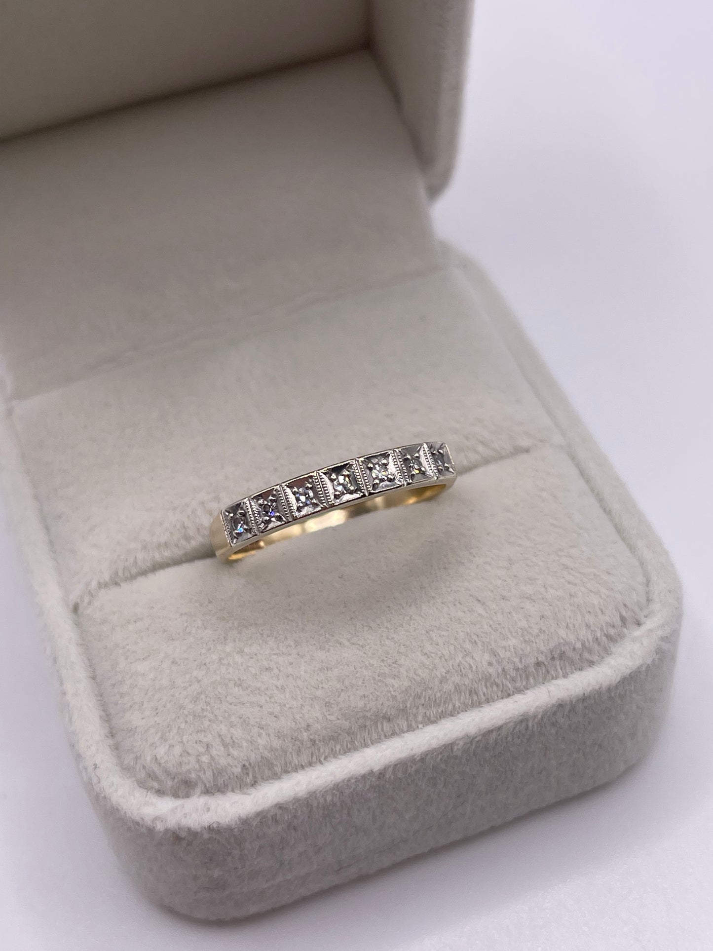 9ct gold diamond ring