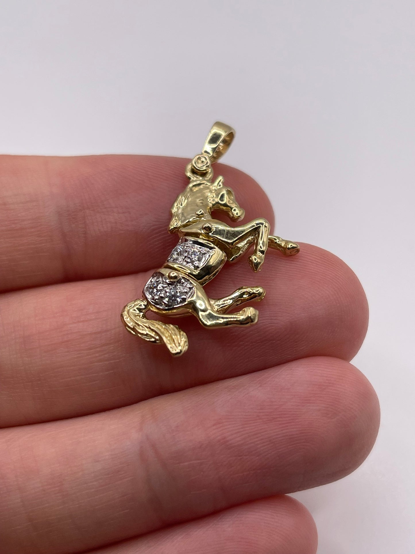 9ct gold cz horse pendant
