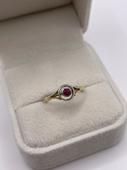 18ct gold ruby ring