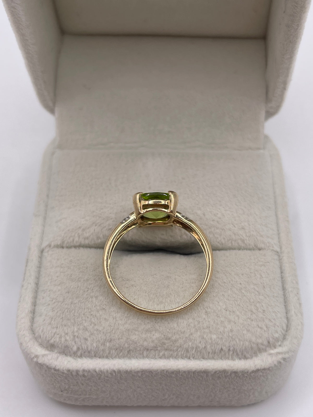 9ct gold peridot and diamond ring