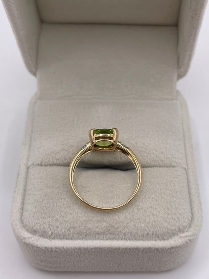 9ct gold peridot and diamond ring