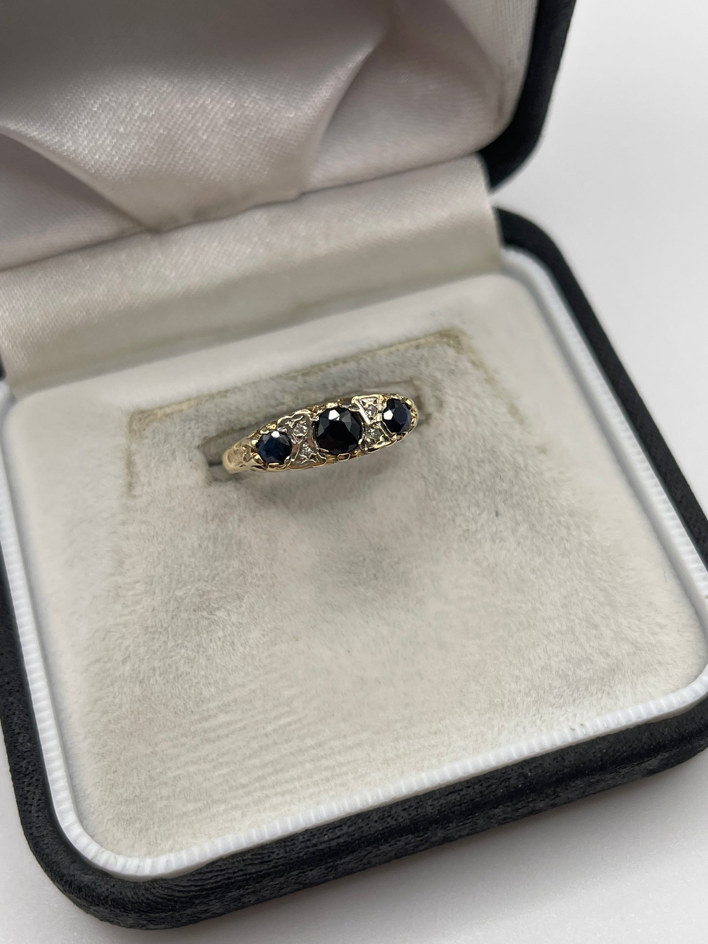9ct gold sapphire and diamond ring