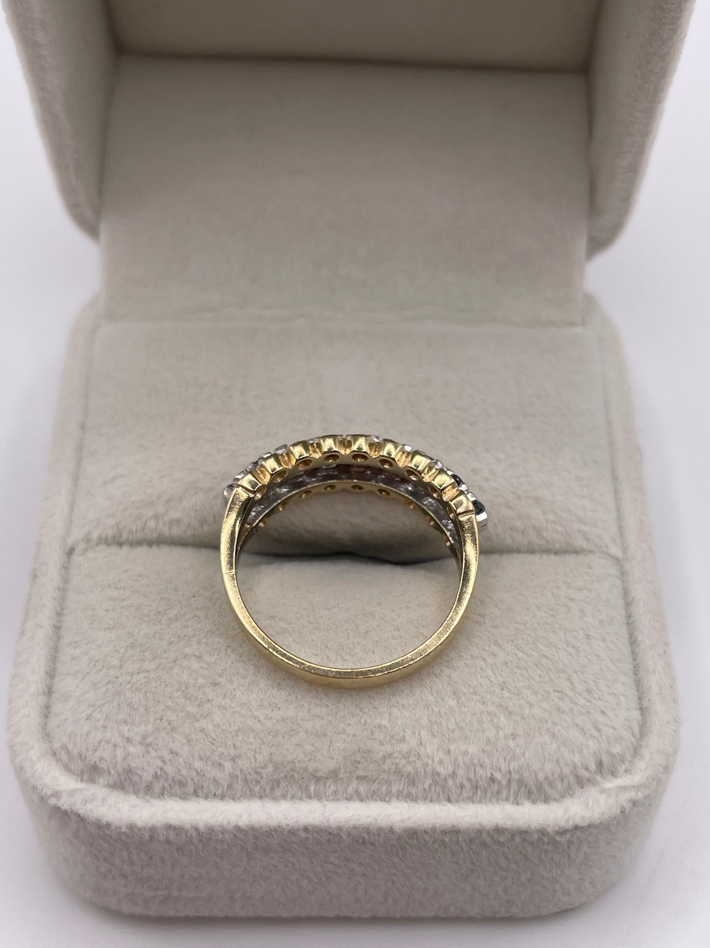 9ct gold sapphire and diamond ring