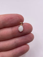 Load image into Gallery viewer, 9ct gold opal pendant
