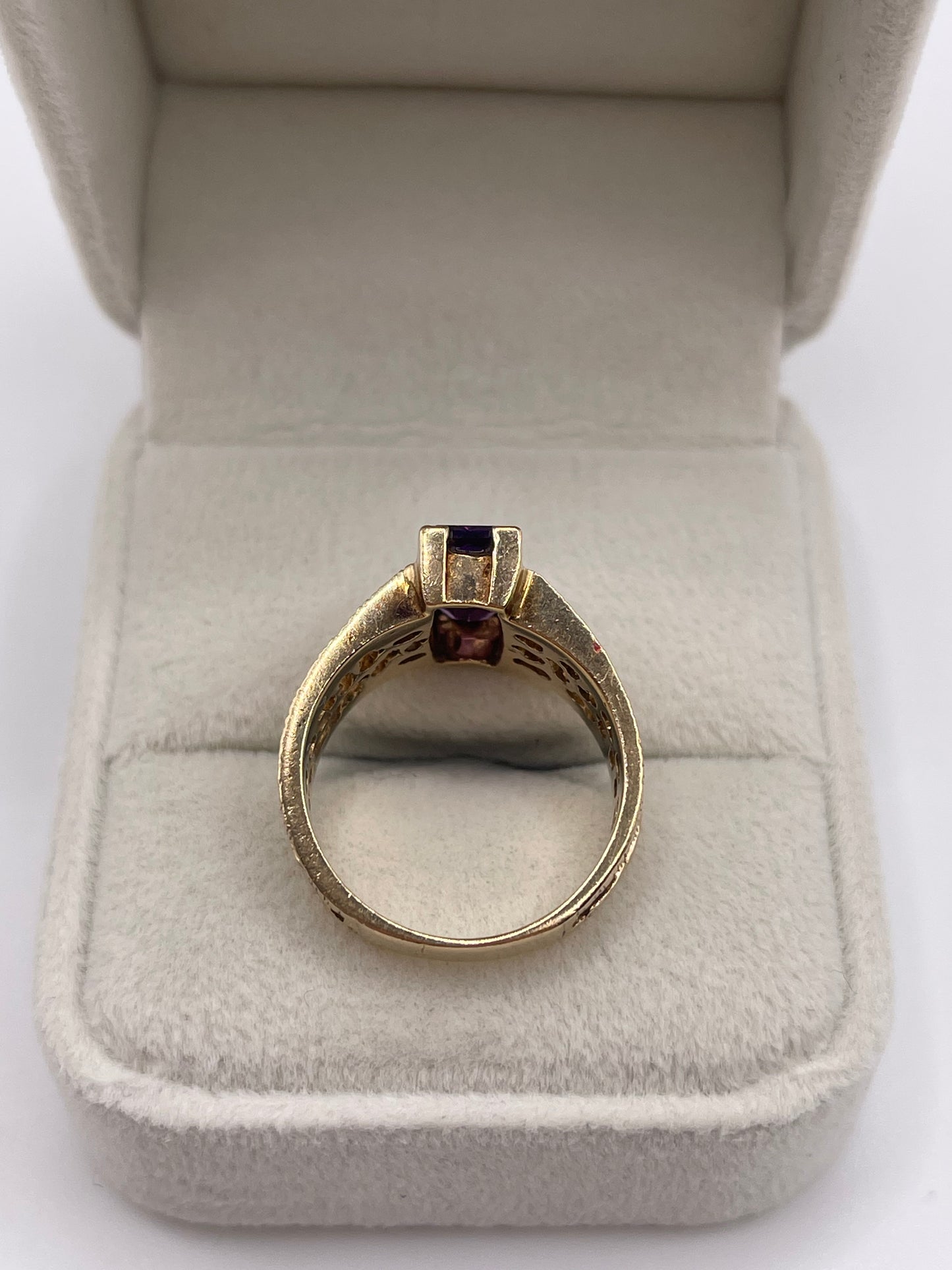 9ct gold amethyst ring