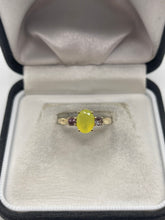 Load image into Gallery viewer, 9ct gold quartz ring
