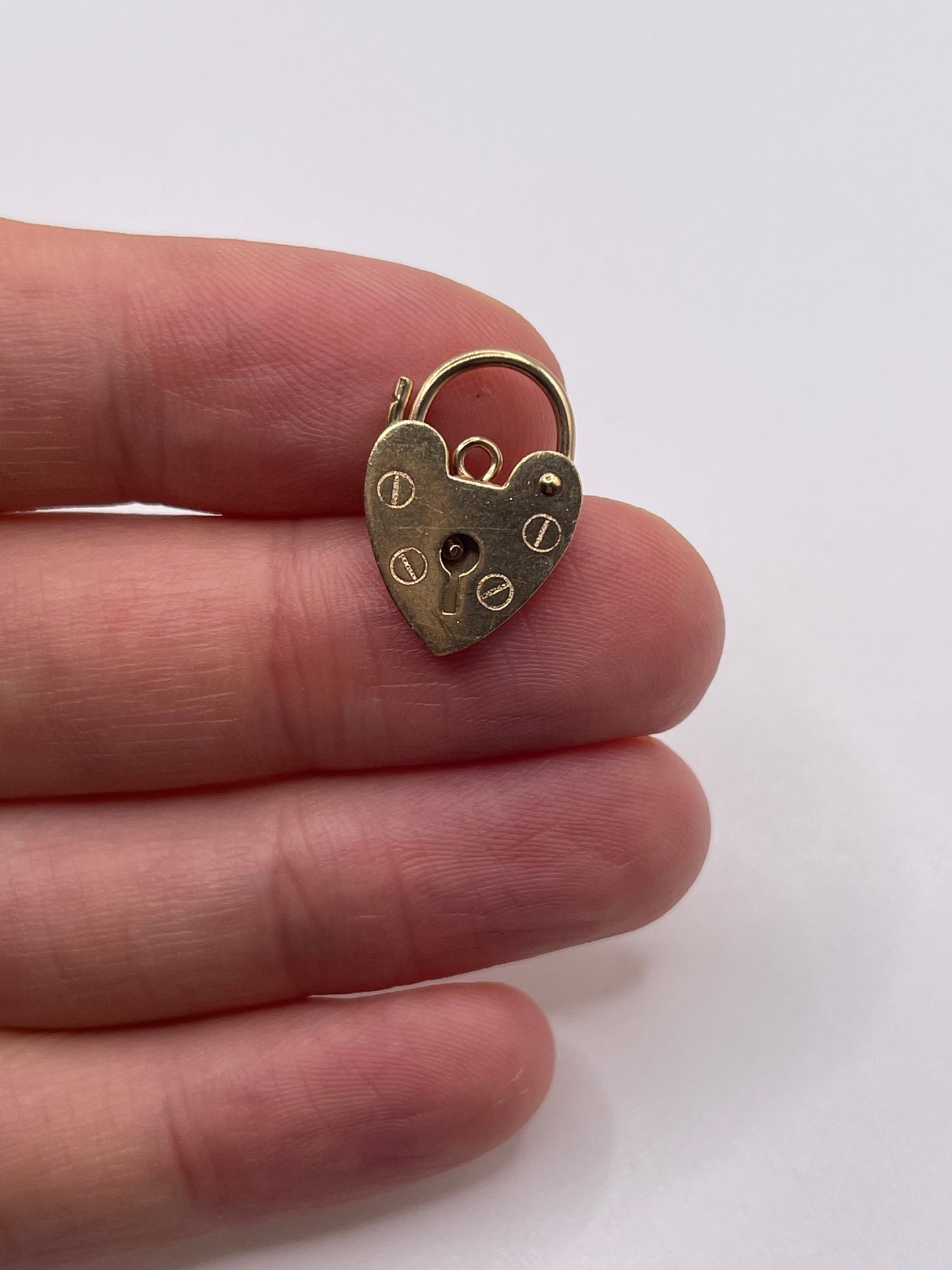 9ct gold padlock 7