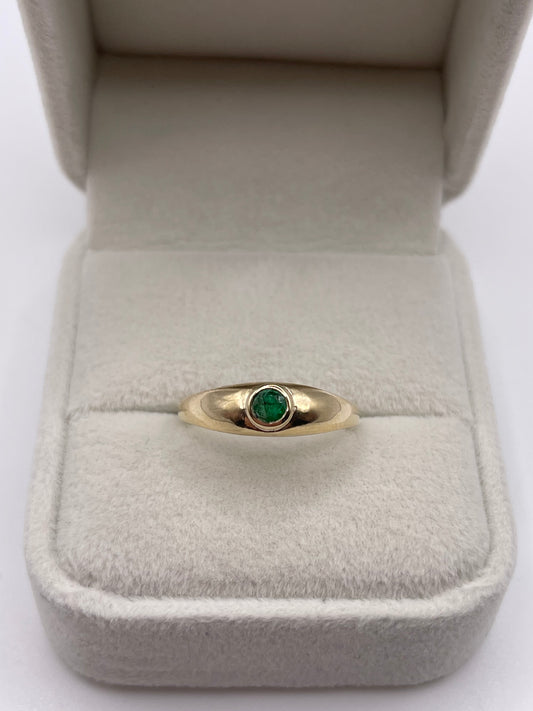 9ct gold emerald gypsy ring