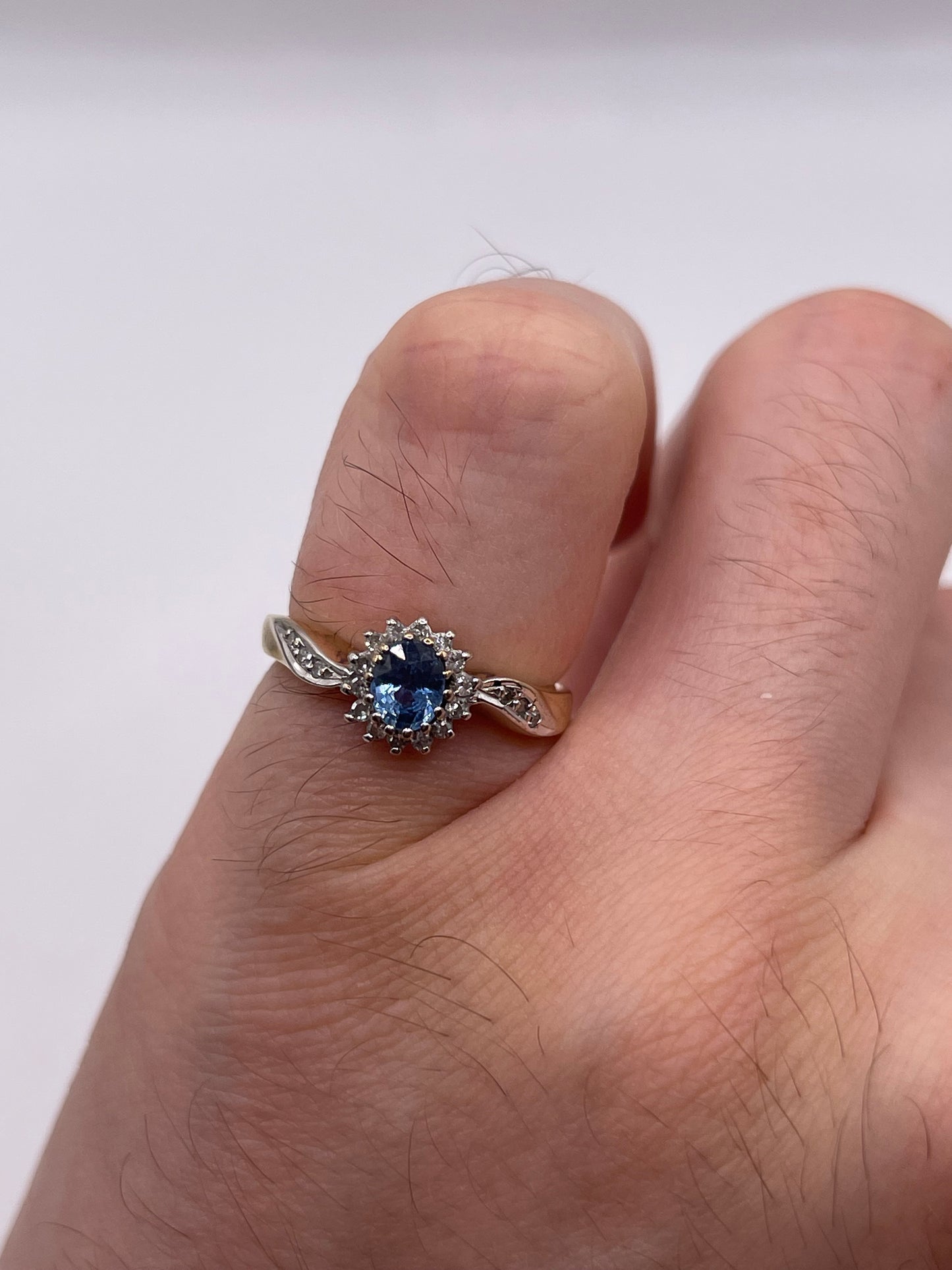 9ct gold sapphire and diamond ring