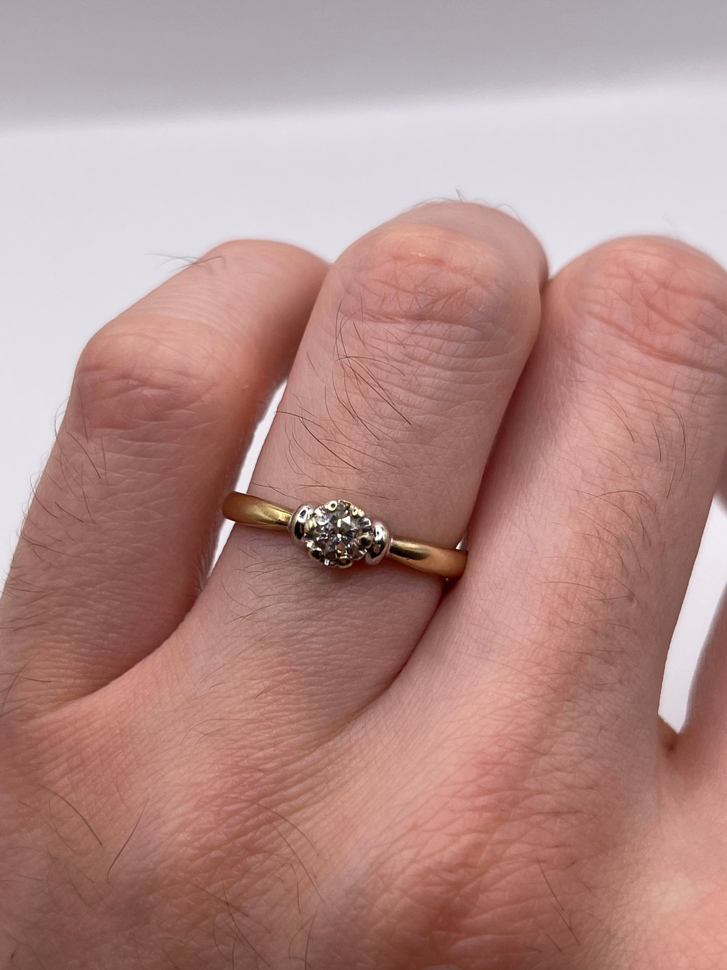 9ct gold diamond ring