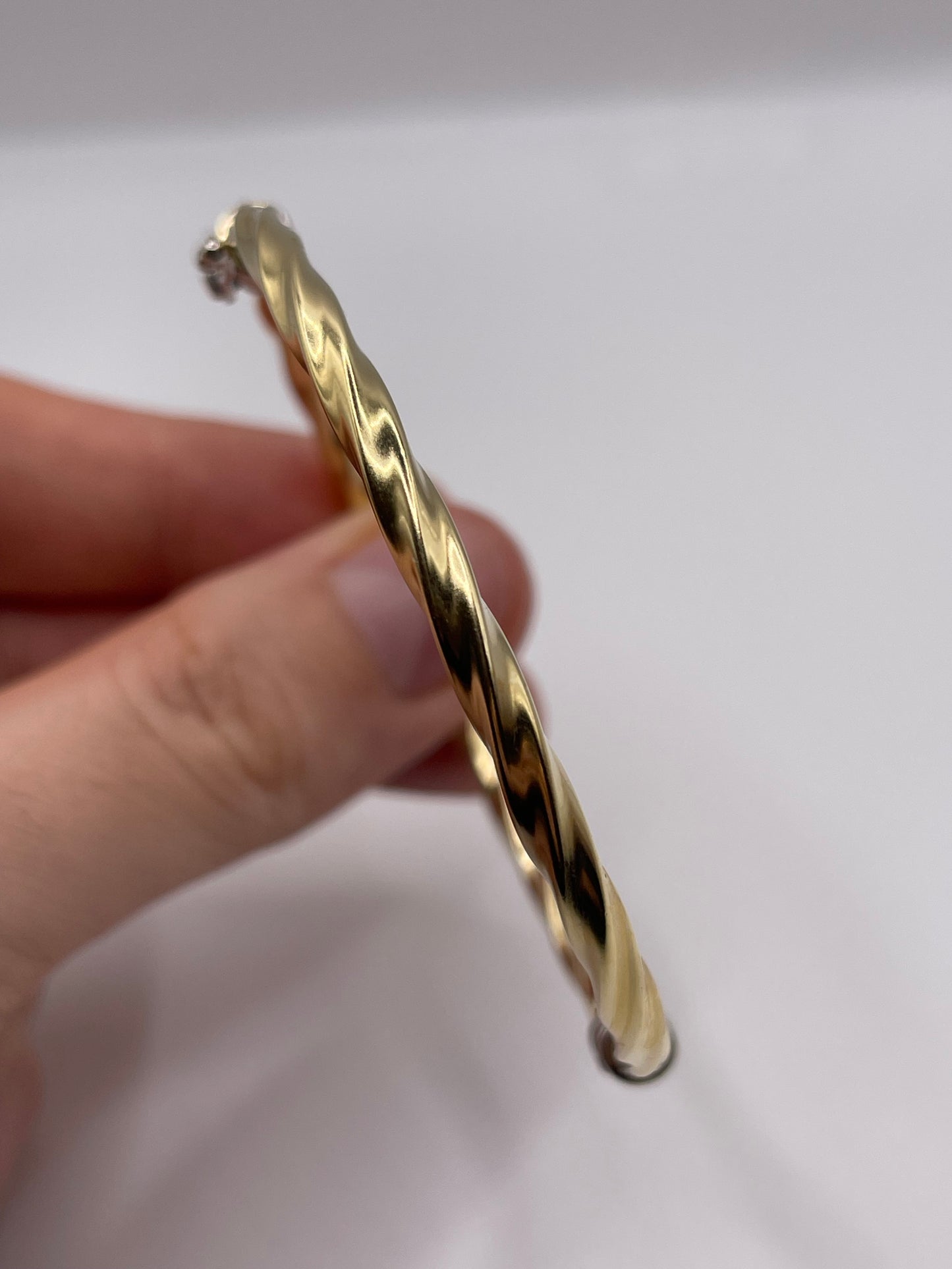 14ct gold bangle