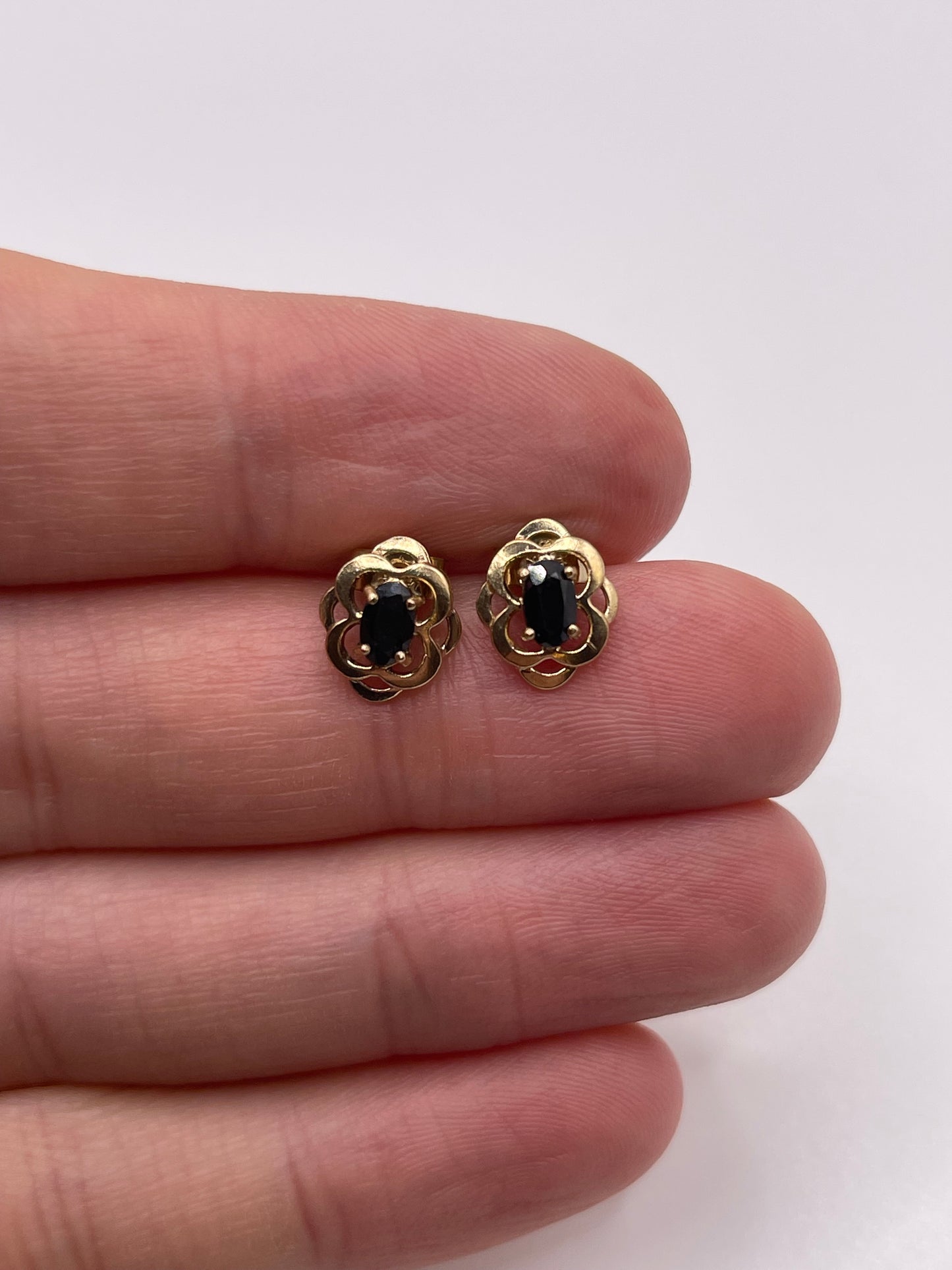 9ct gold sapphire earrings