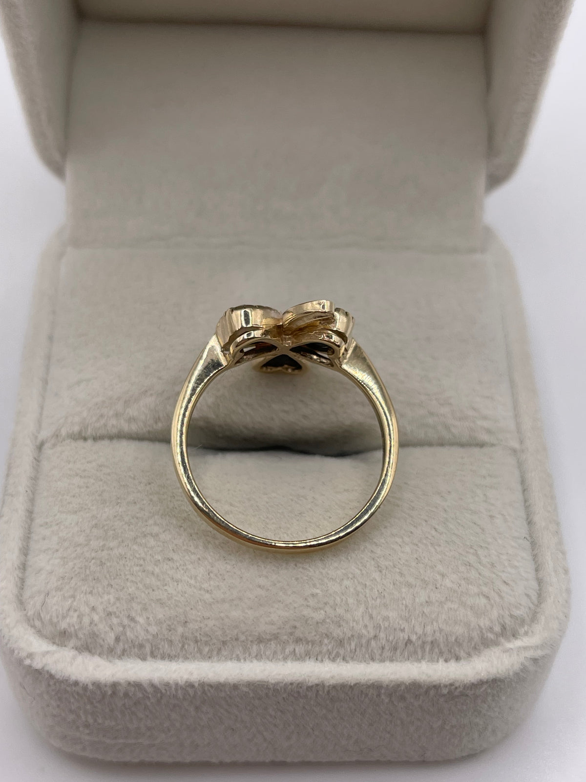 9ct gold sapphire clover ring