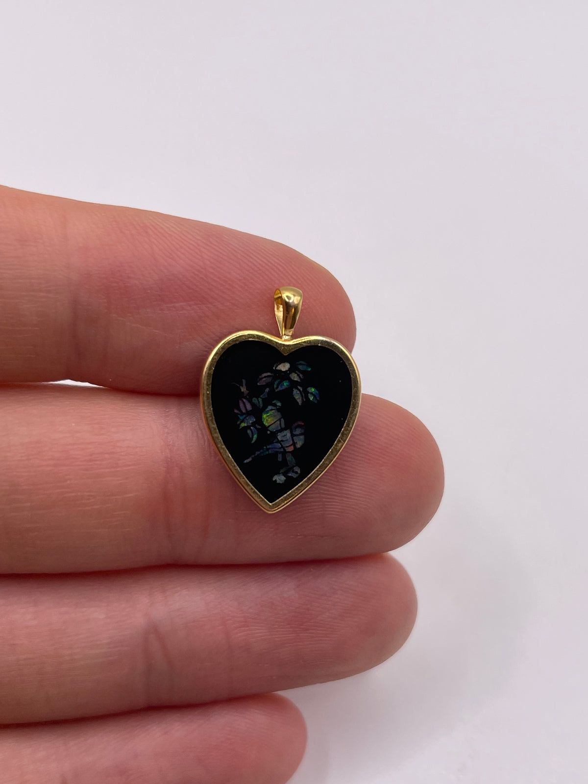 9ct gold onyx and opal pendant