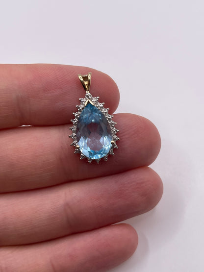 9ct gold topaz and diamond pendant