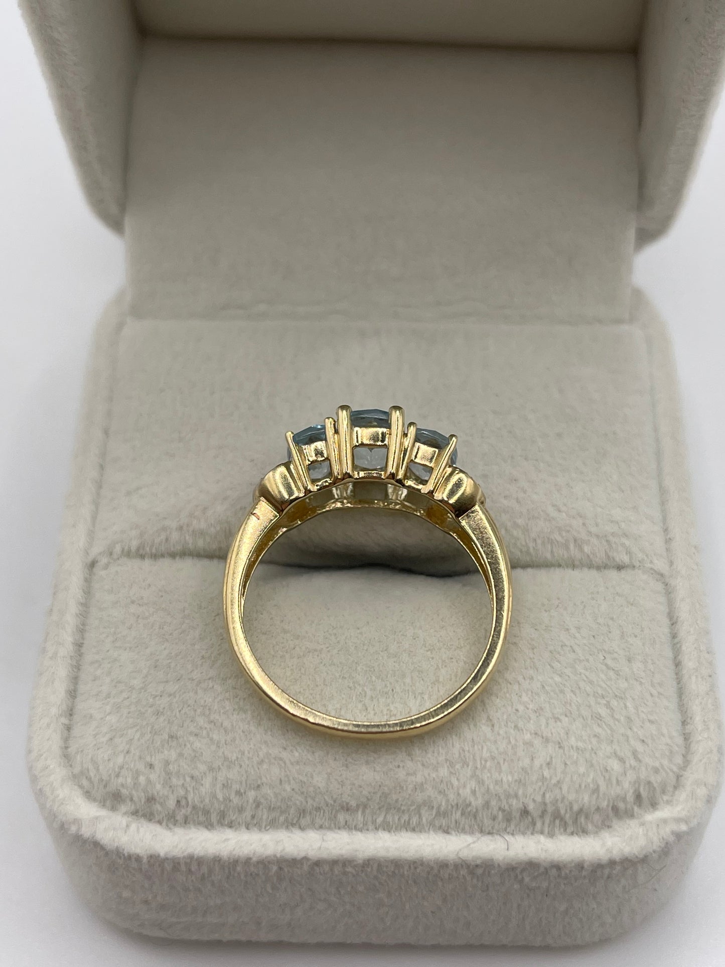 9ct gold topaz and diamond ring