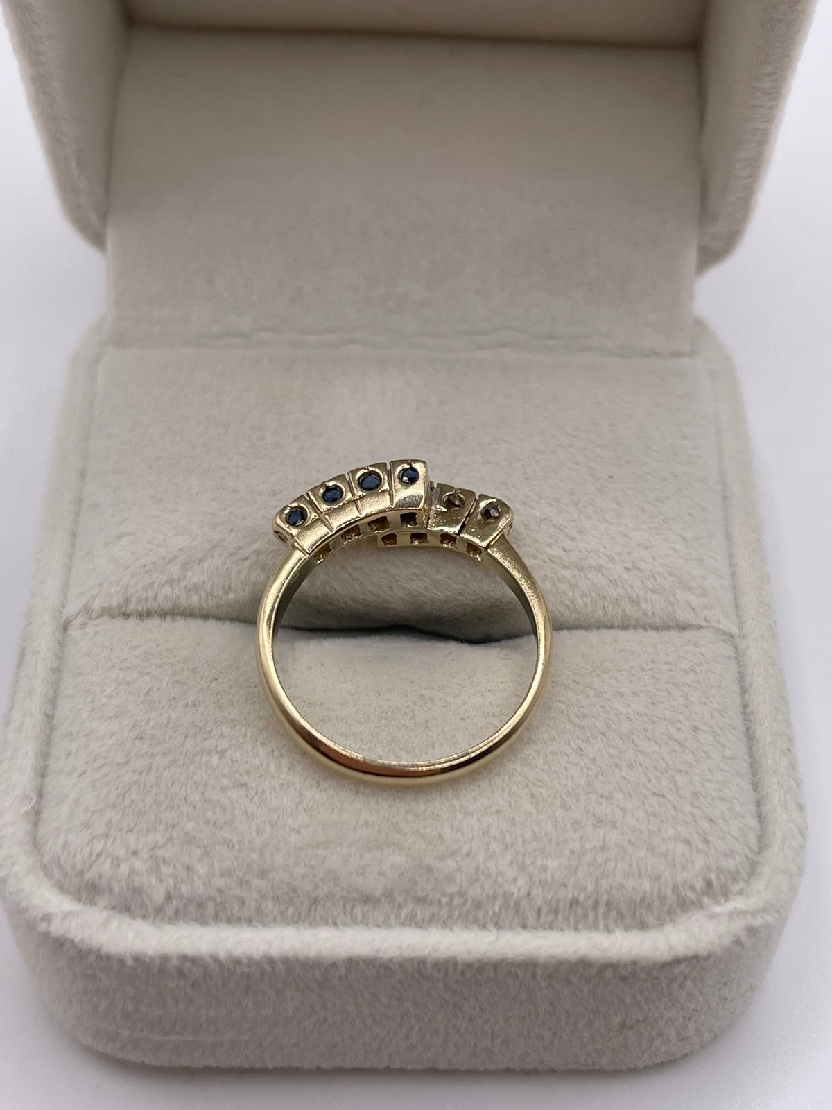 9ct gold sapphire and diamond ring
