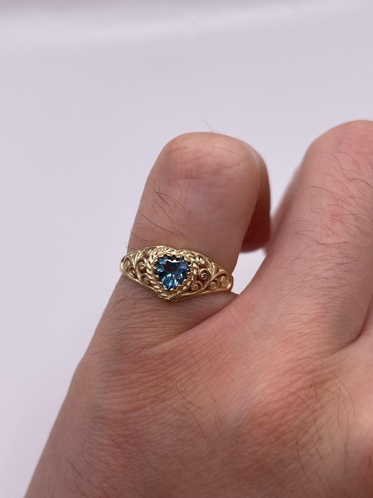 9ct gold topaz heart ring