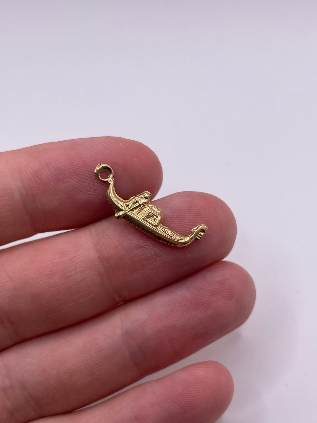 9ct gold gondola charm