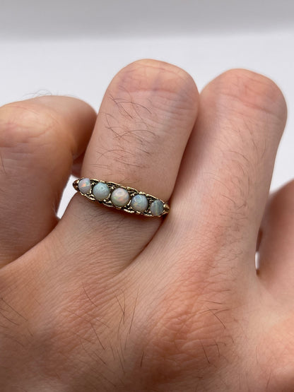 9ct gold opal ring