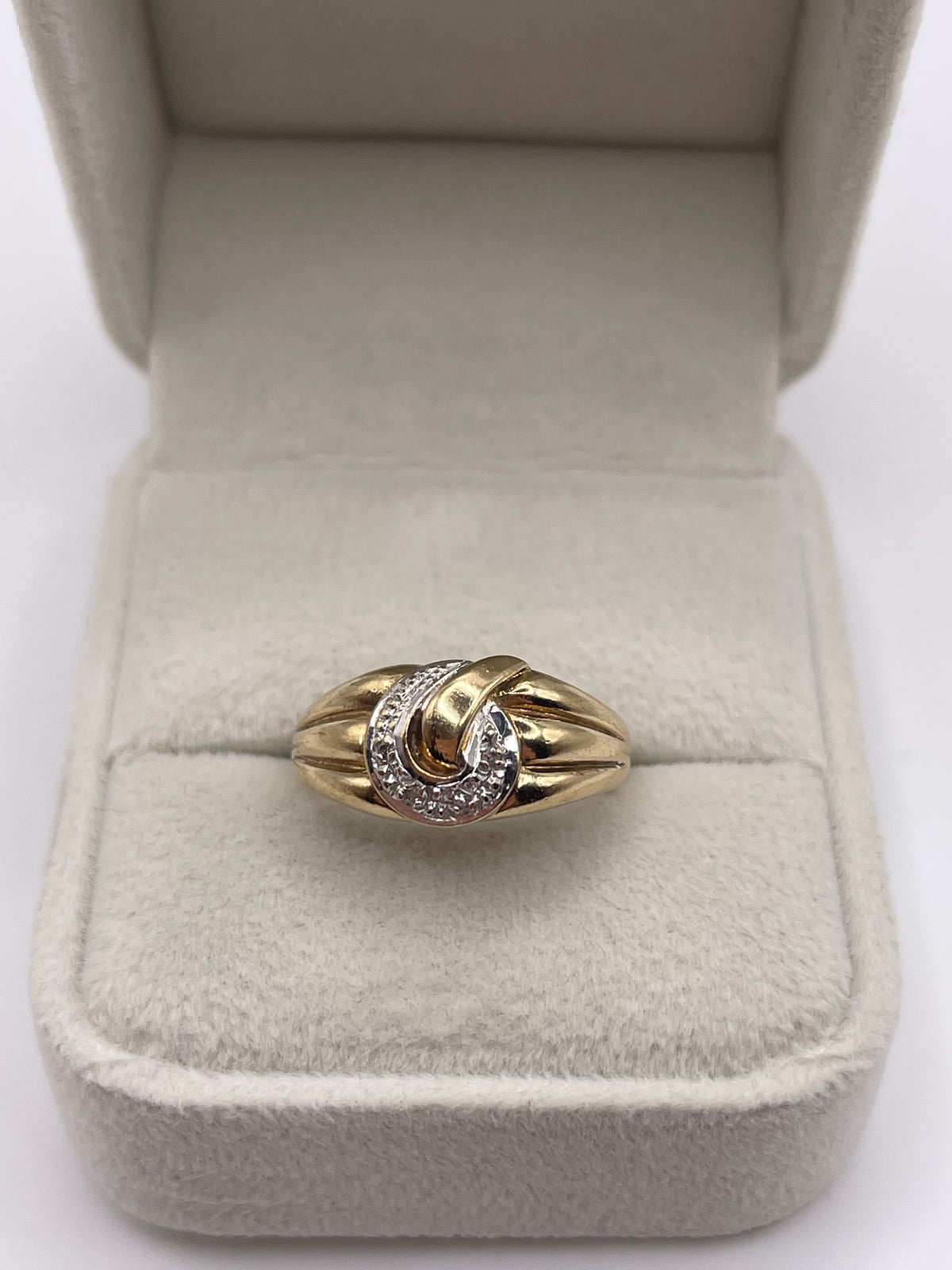 9ct gold diamond cluster ring