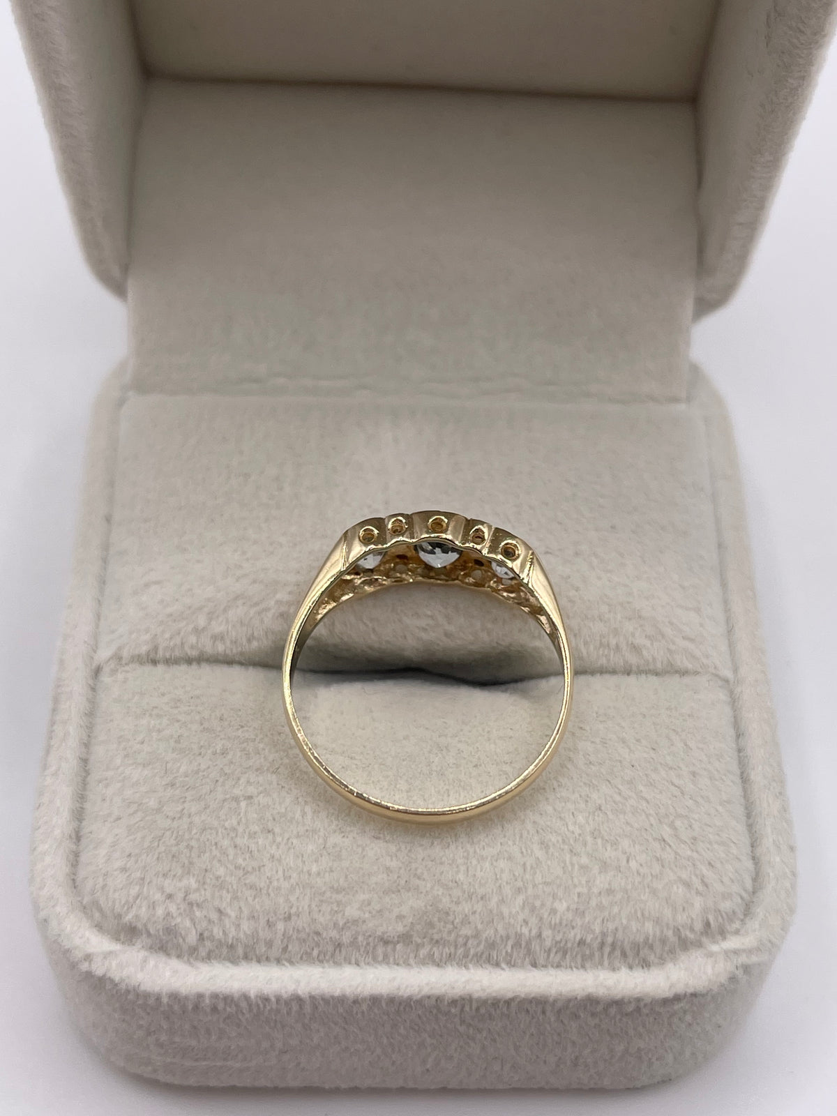 9ct gold topaz and diamond ring