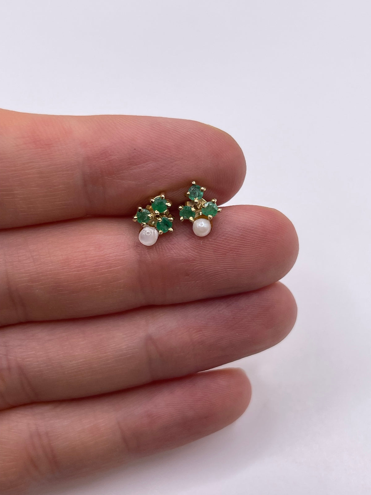 9ct gold pearl and emerald earrings