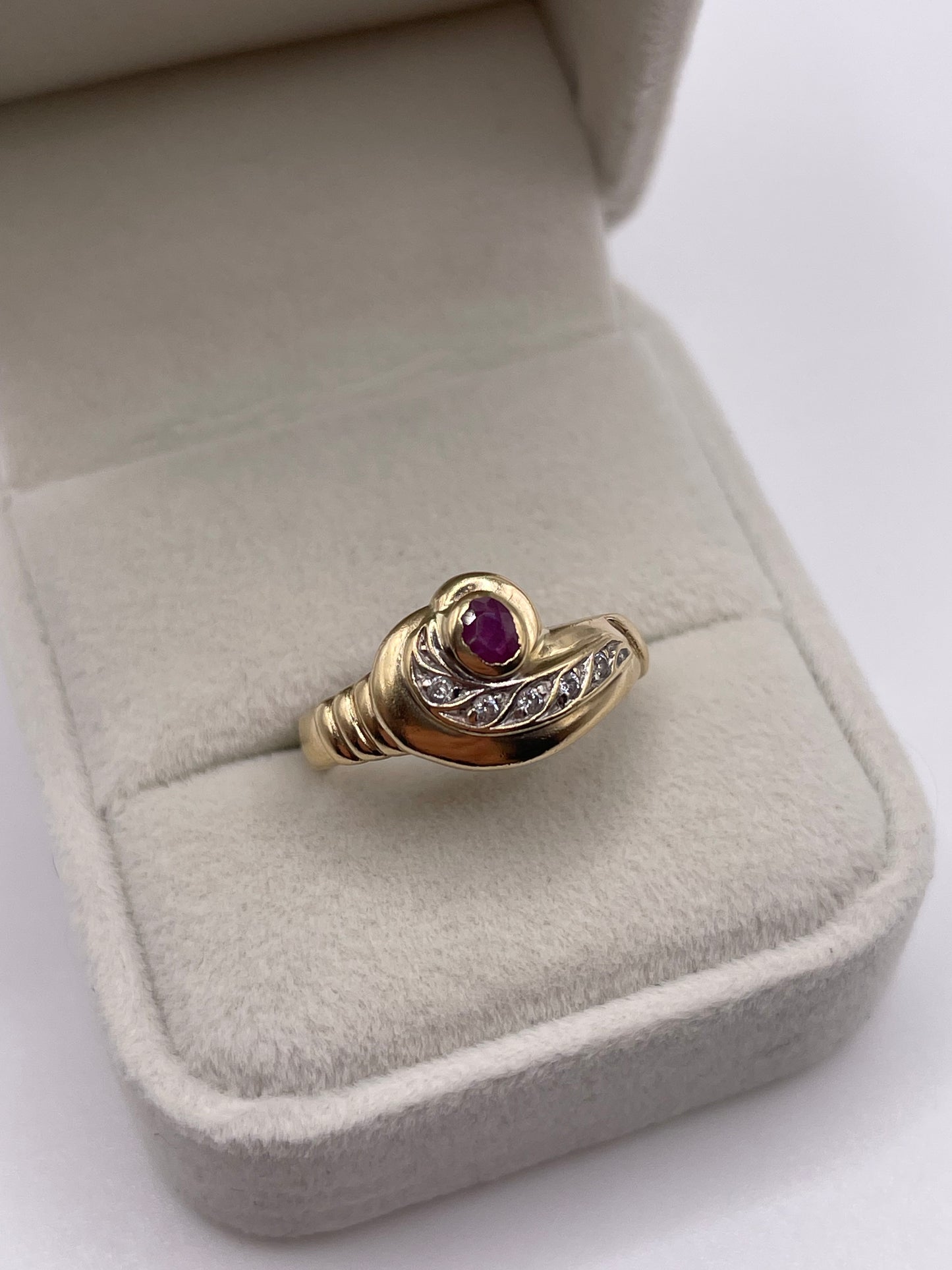 9ct gold ruby and cz ring