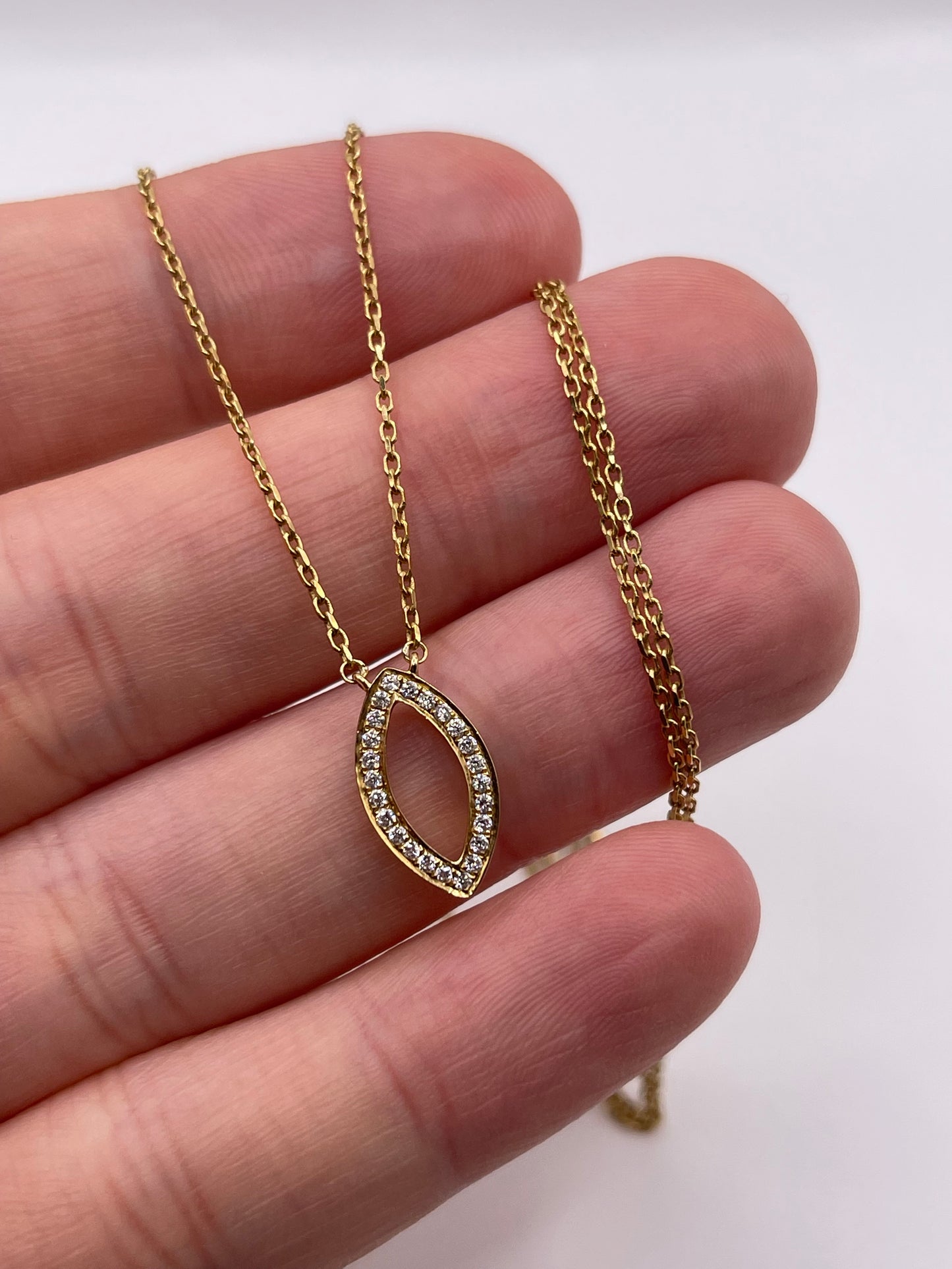 18ct gold diamond necklace