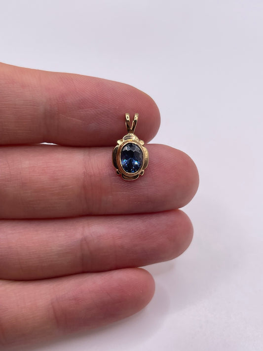 9ct gold topaz pendant