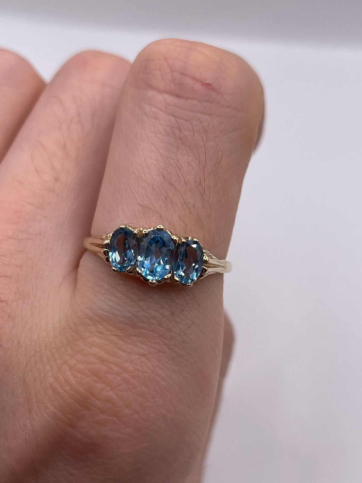 9ct gold topaz ring