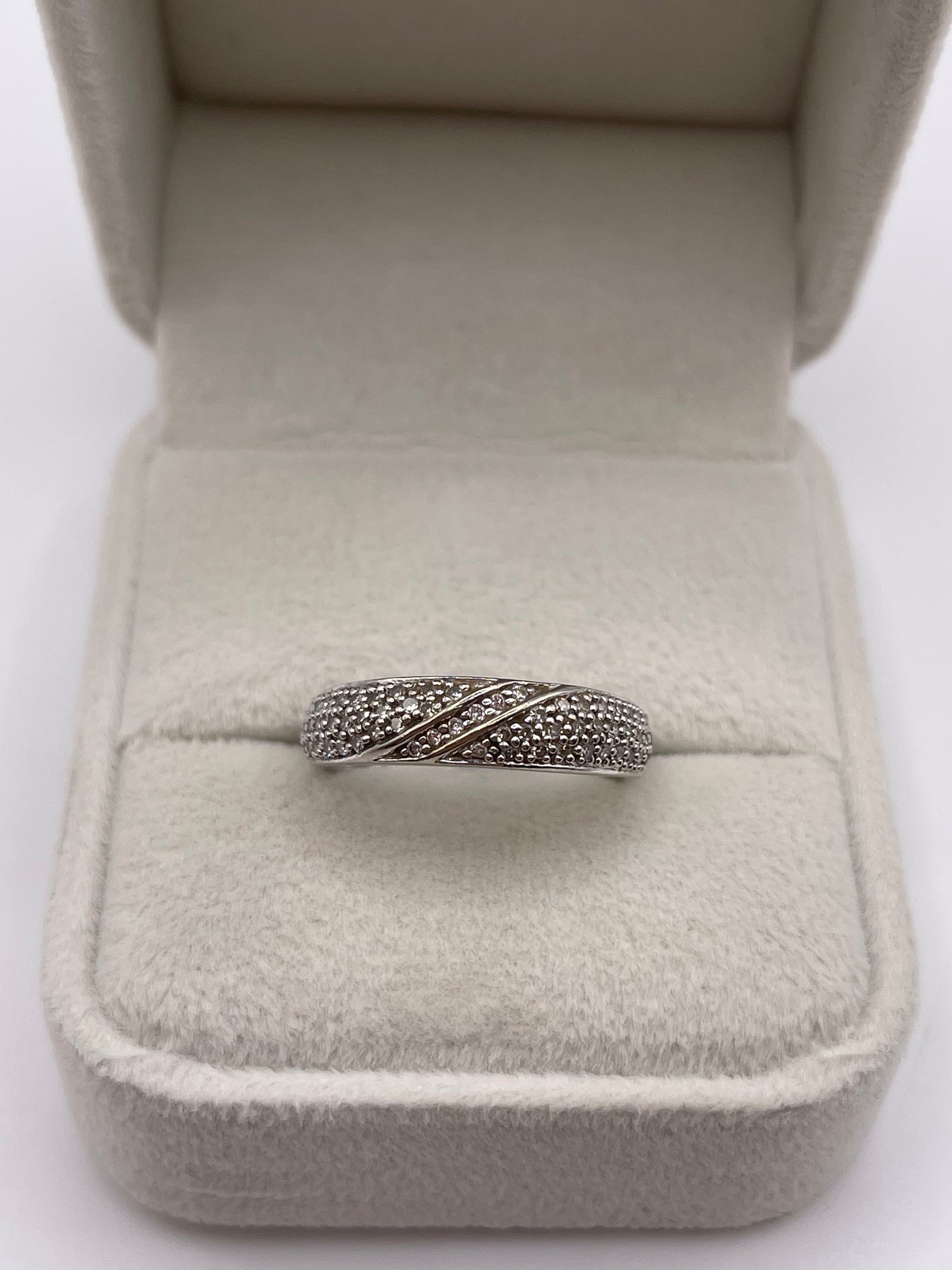 9ct white gold diamond cluster ring
