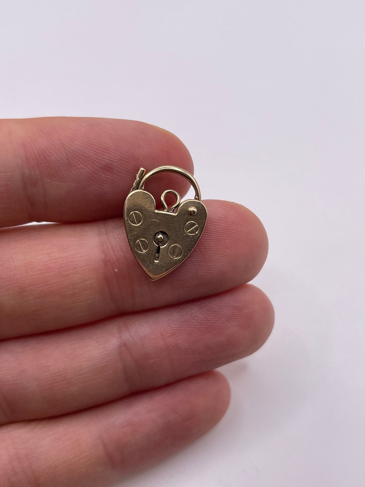 9ct gold padlock 4
