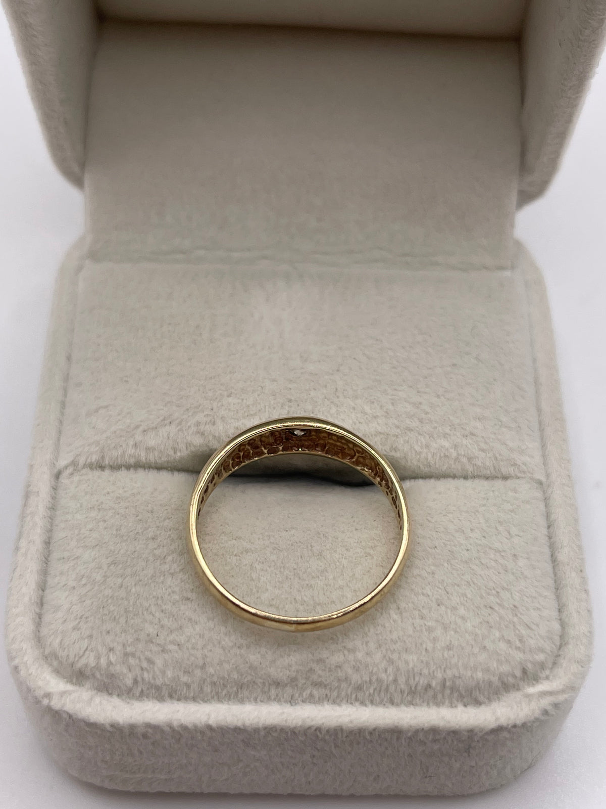 9ct gold diamond gypsy ring