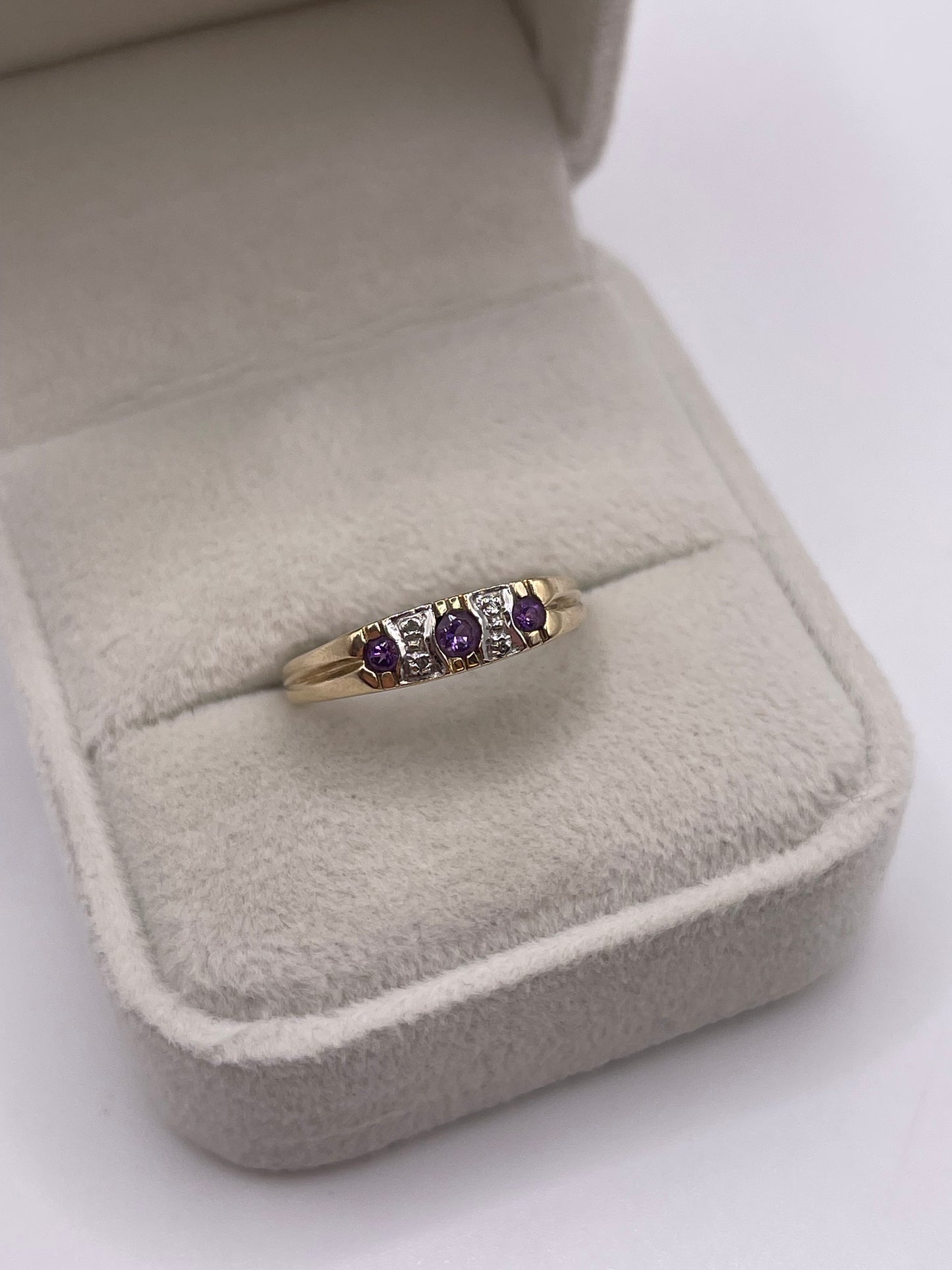 9ct gold amethyst and diamond ring
