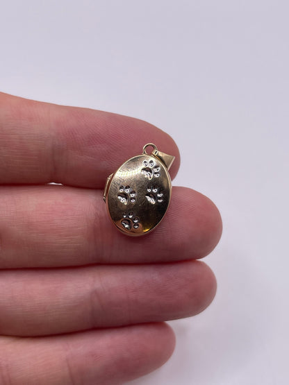 9ct gold paw print locket pendant