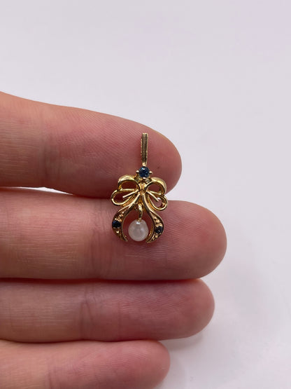 9ct gold sapphire and pearl pendant