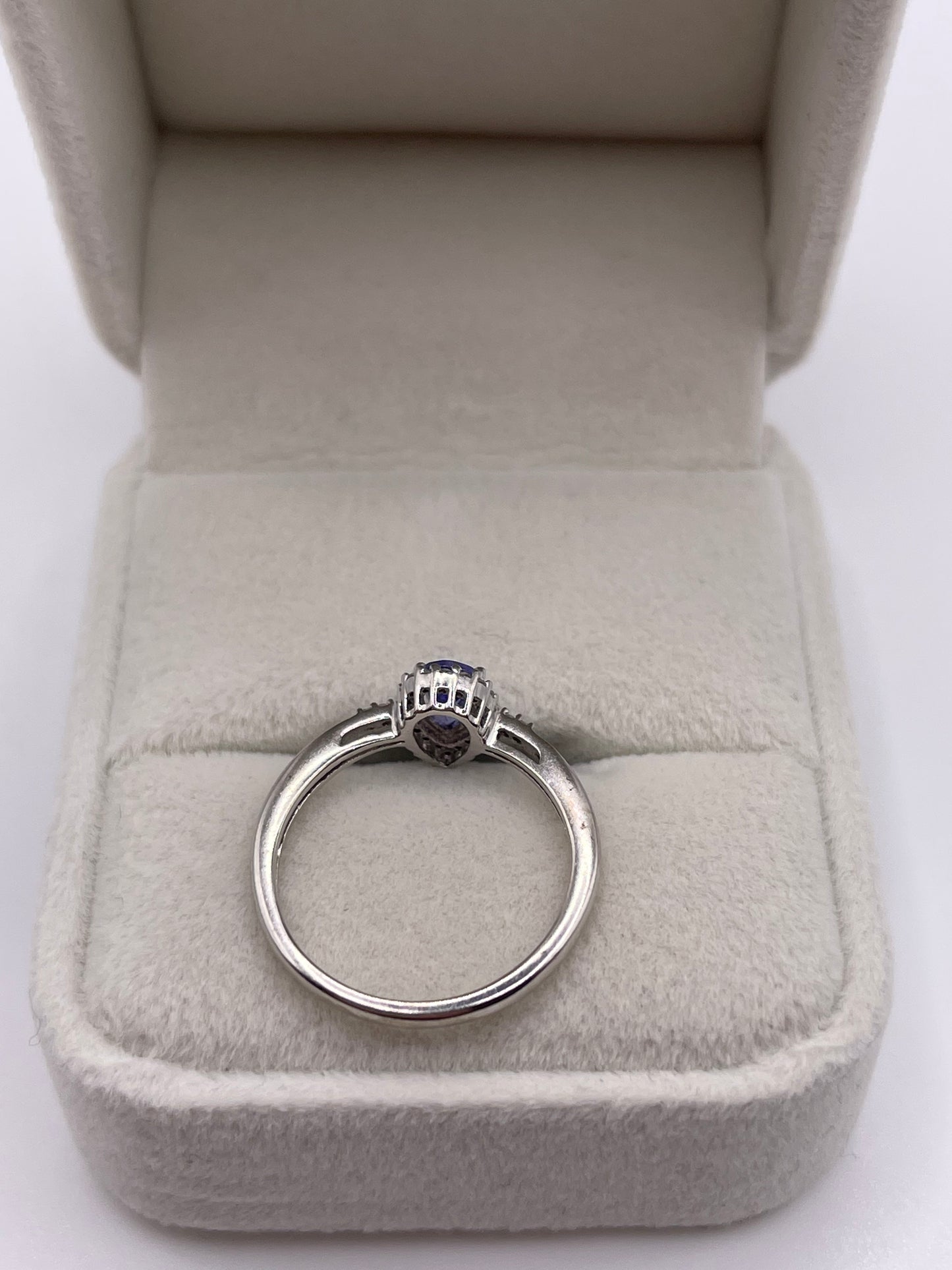 9ct white gold tanzanite and diamond ring