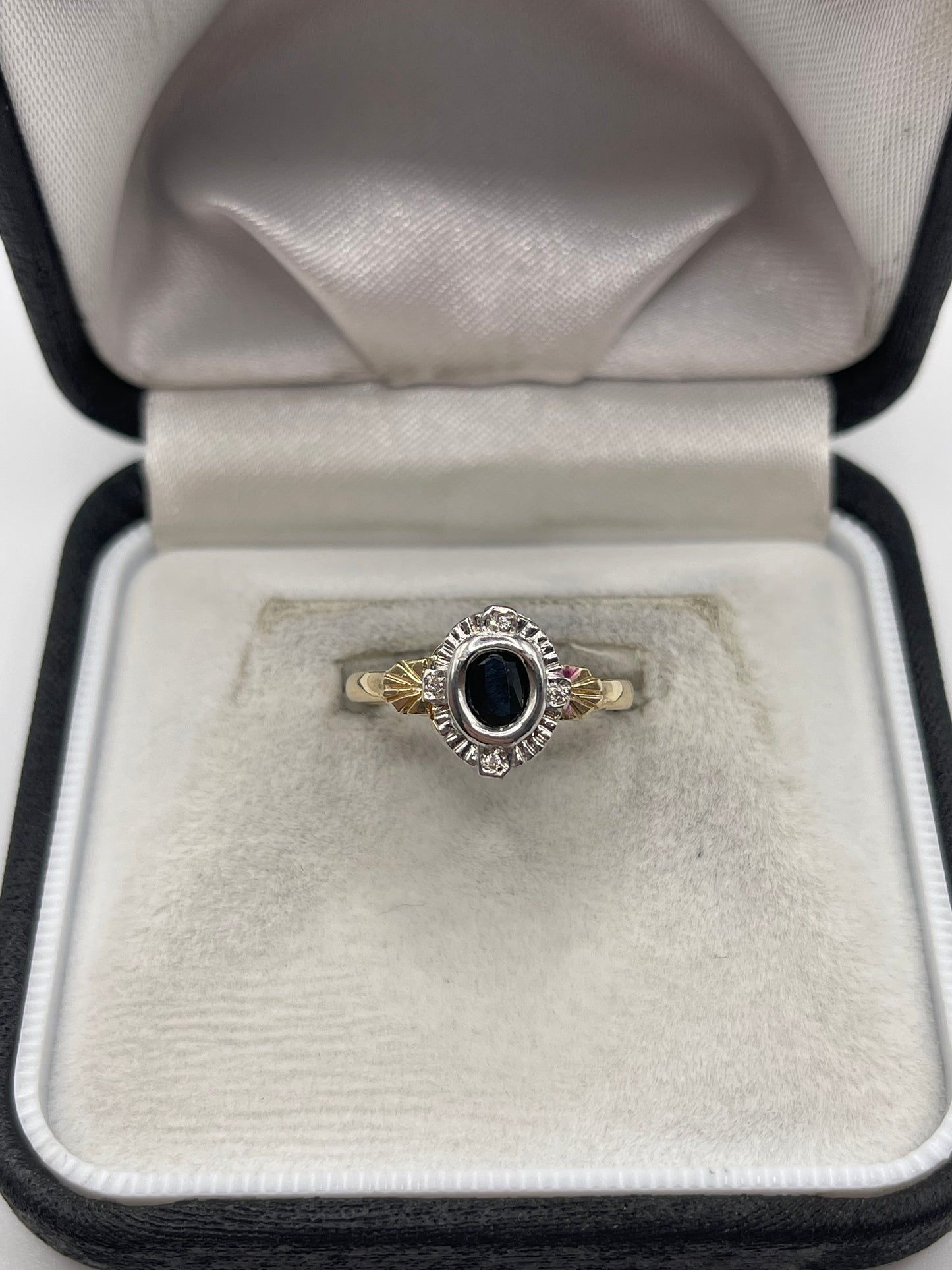 9ct gold sapphire and diamond ring
