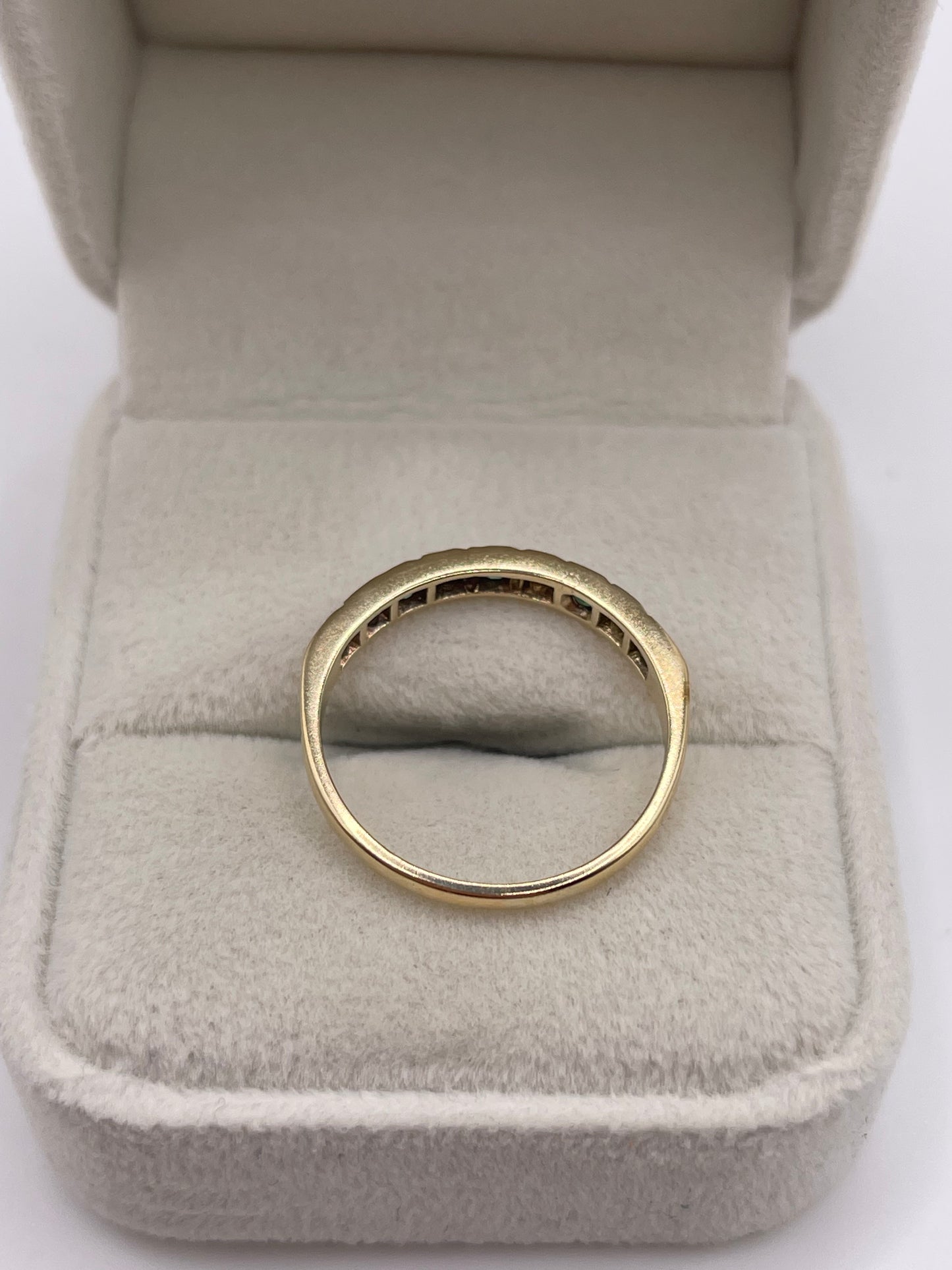 9ct gold emerald and diamond ring