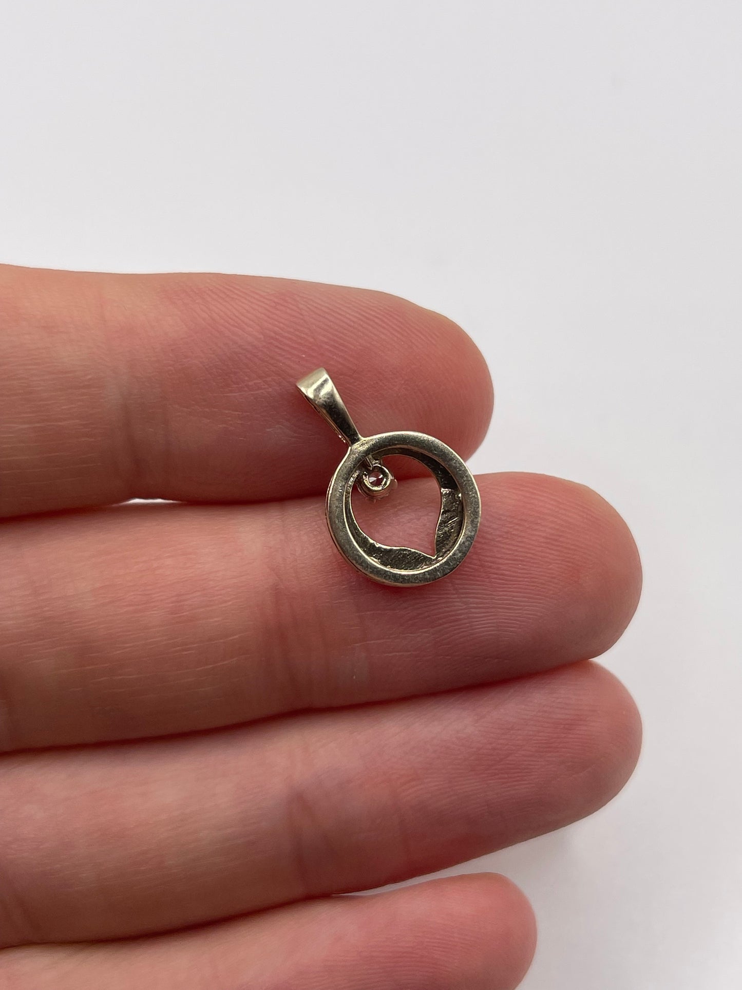 9ct gold cz pendant