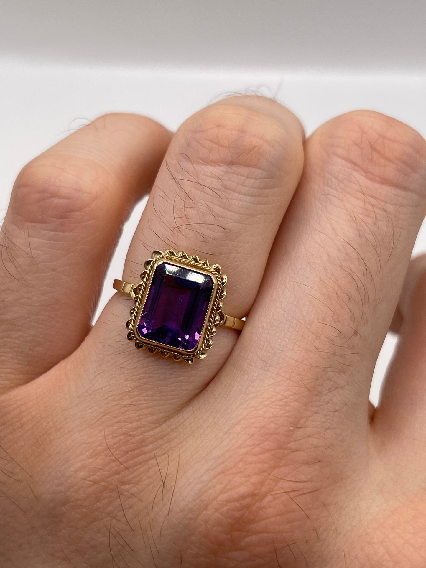 9ct gold amethyst ring
