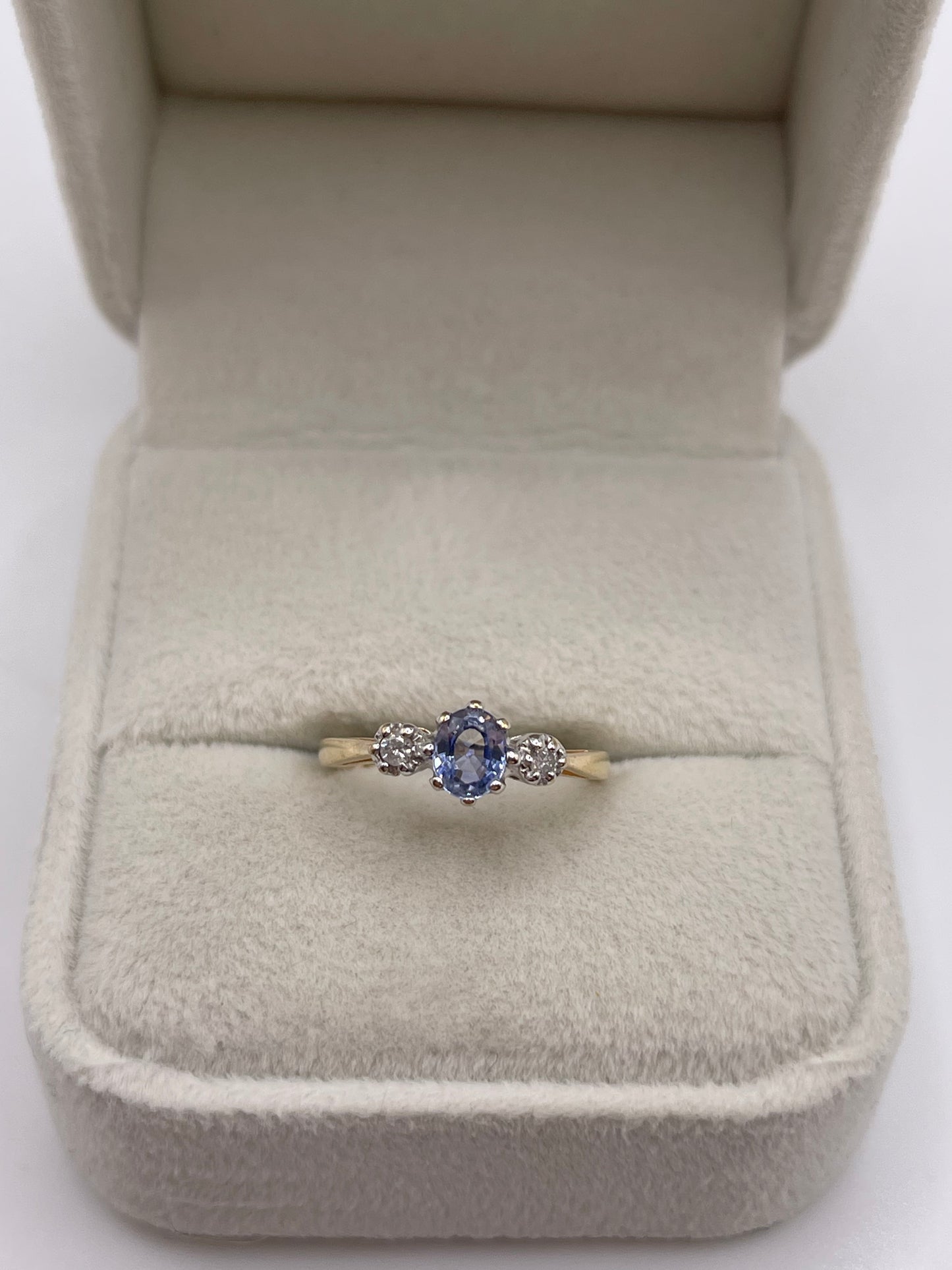 9ct gold sapphire and diamond ring