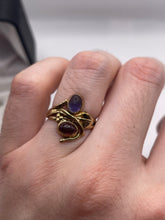 Load image into Gallery viewer, 9ct gold cabochon iolite and garnet ring
