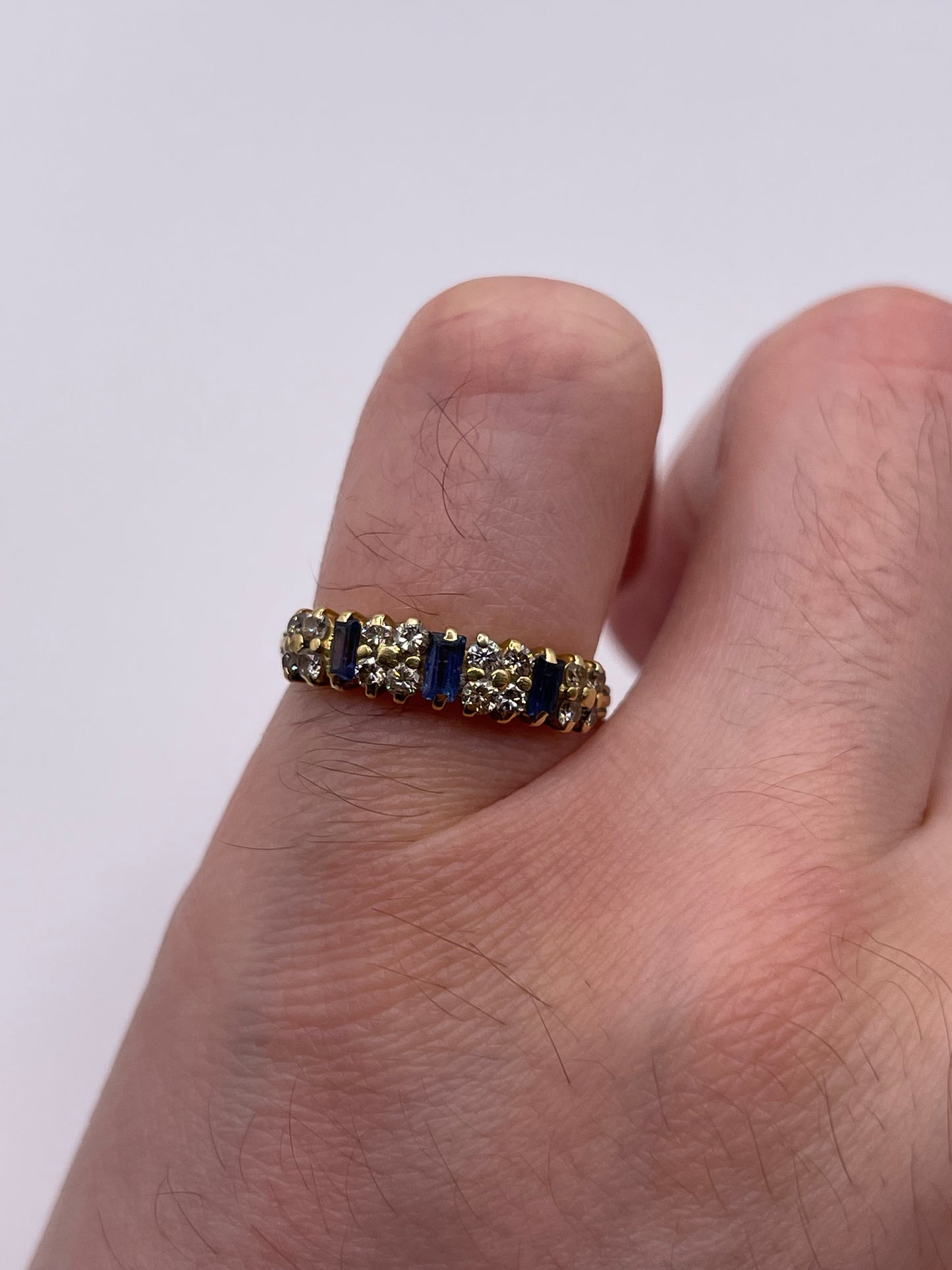 18ct gold sapphire and diamond ring
