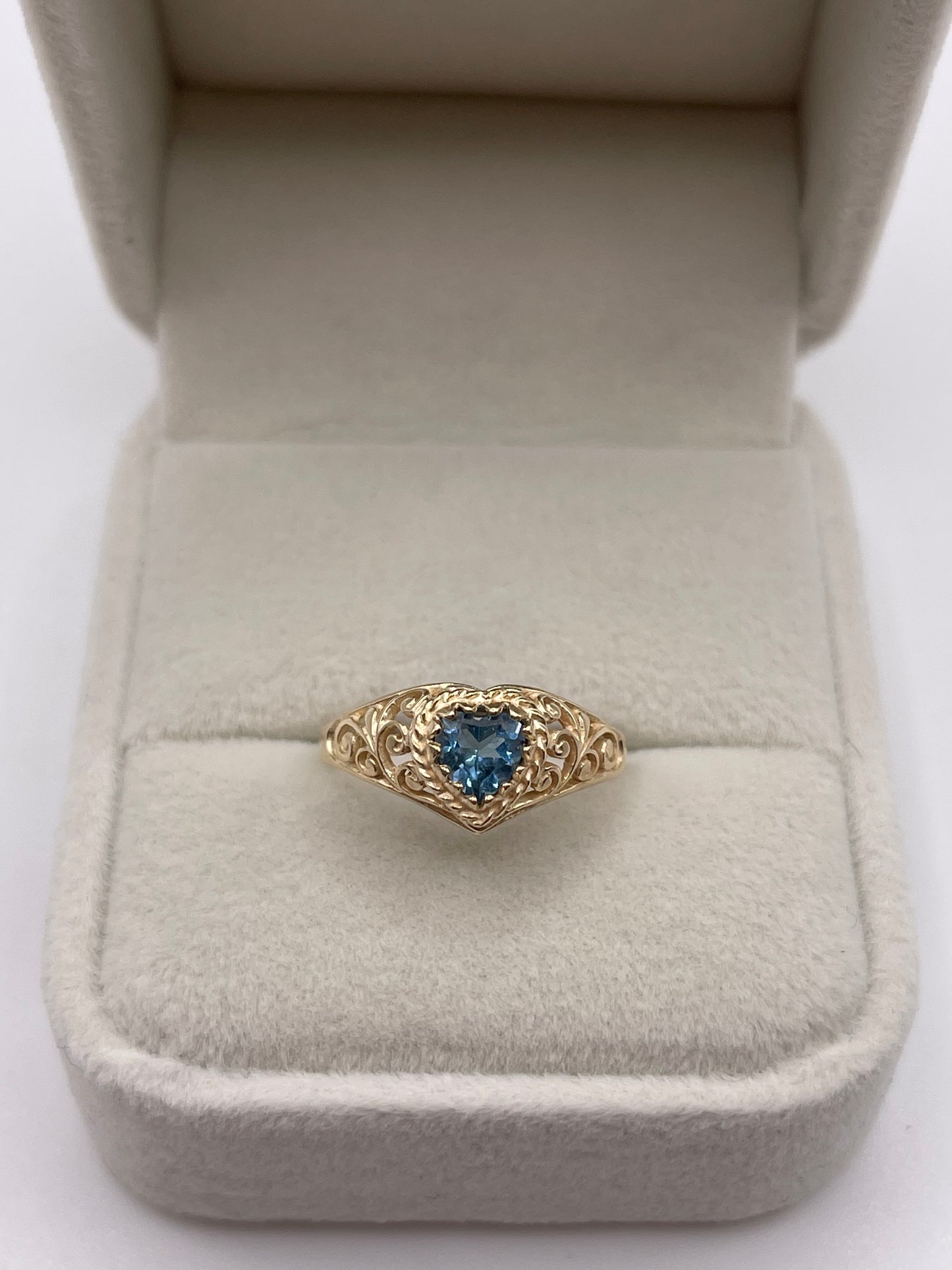 9ct gold topaz heart ring
