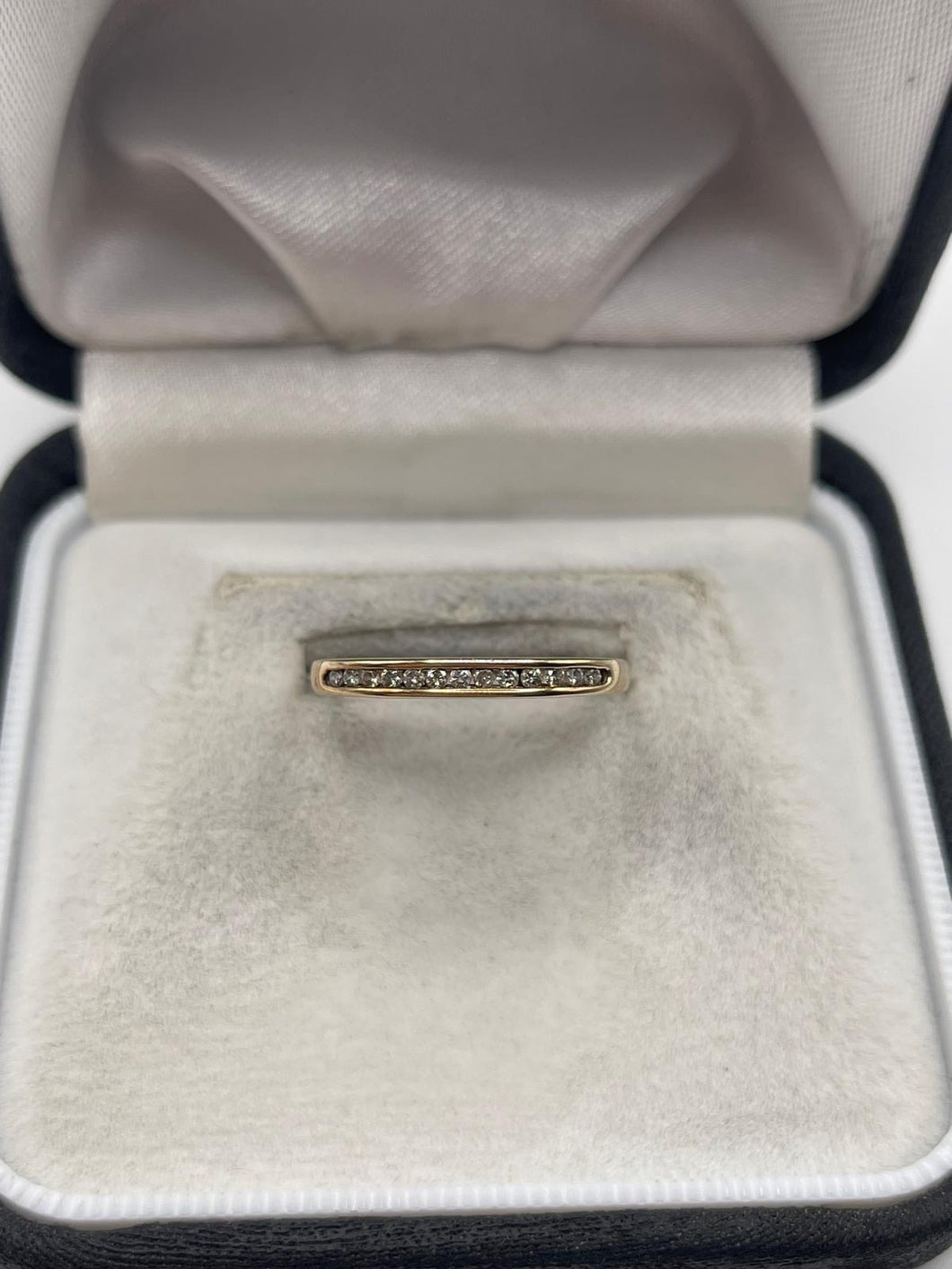 9ct gold diamond ring